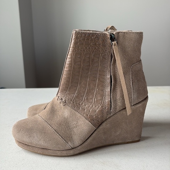 TOMS Women's Desert Wedge‎ Ankle Bootie  Size 5 - Picture 3 of 7